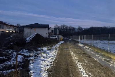 Teren 450 mp  - intre Tiriac Patinoar si Ana Aslan - 3