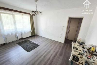 Apartament cu 3 camere de vanzare Etaj 1, zona centrala (Unic) - 2