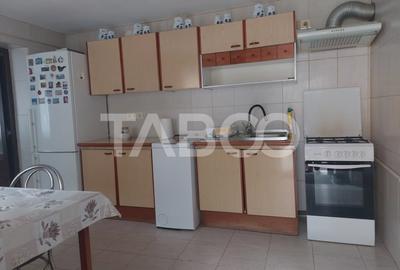 Casa in zona centrala 5 camere 2 bucatarii 3 bai curte comuna Cisnadie - 13