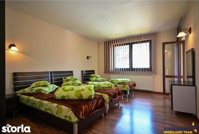 Casă cu 5 camere cu Teren 1700 Mp în Central - 1