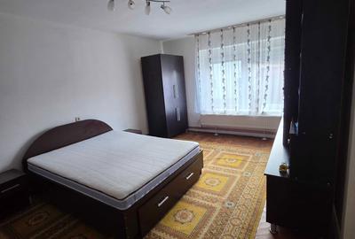 Apartament cu 3 camere decomandat în Central - 1