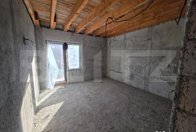 Casă cu 7 camere cu Teren 500 Mp în Central - 9