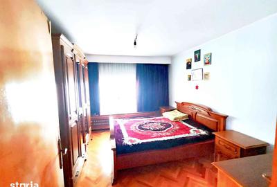 Casă cu 10 camere cu Teren 409 Mp în Industriilor - 18
