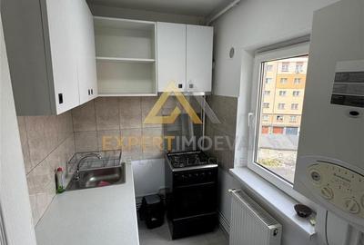 Garsonieră în Traian - 6