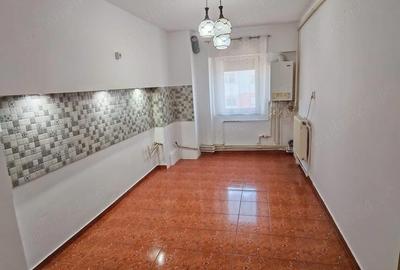 Apartament cu 3 camere decomandat în Nord - 8