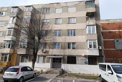 Apartament cu 3 camere decomandat în Central - 8