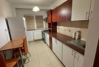 Apartament cu 3 camere semidecomandat în Văcăresti - 3