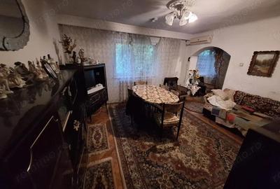 Casă cu 3 camere cu Teren 636 Mp în Cetate