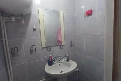 Garsonieră decomandată în Central - 2