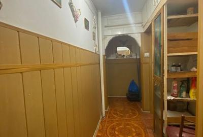 Apartament cu 3 camere semidecomandat în Craiovița Nouă - 3