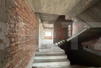 Casa spa?ioasa cu poten?ial imens in inima ora?ulu - 10