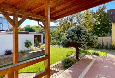 Casă în stil mediteranean, plină de lumină și farmec, cu grădină frumoasă Casă în stil mediteranean, plină de lumină și farmec, cu grădină frumoasă - 16