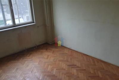 70mp 3 cam etaj 2 balcon 7 m R.Negru - Capatul lui 4 confort - 8