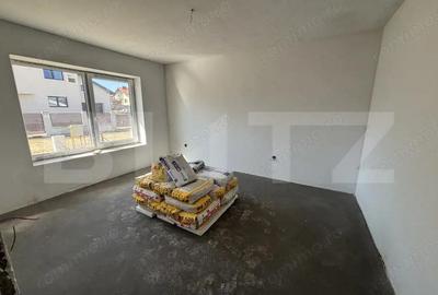 Casă cu 3 camere cu Teren 700 Mp în Central - 2