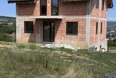 Casa noua, priveli?te panoramica, 400mp teren