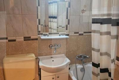 Apartament cu 3 camere semidecomandat în Central - 2