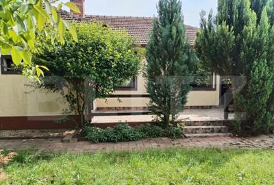 Casă cu 3 camere în Lazuri - 1