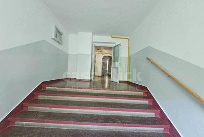 Casă cu 2 camere decomandat cu Canalizare în Piața Centrală - 10