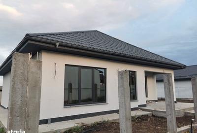 Casă cu 3 camere cu Teren 130 Mp în Vânători - 2