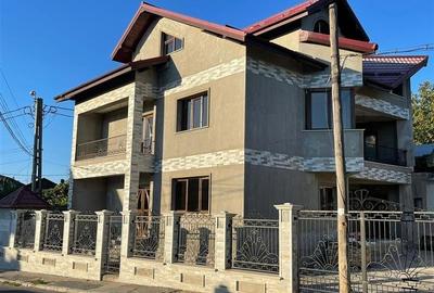 Casă individuală cu 7 camere cu Canalizare în Central - 1