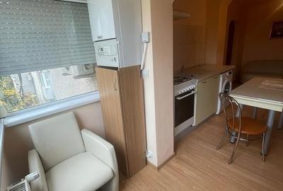 Apartament cu 2 camere decomandat în Lipovei