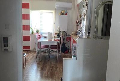 Apartament cu 4 camere decomandat în Central