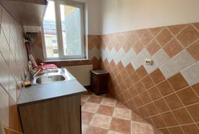 Apartament cu 2 camere, 50 mp, zona Decebal - 6