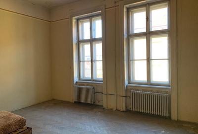 Apartament cu 3 camere decomandat în Central - 3