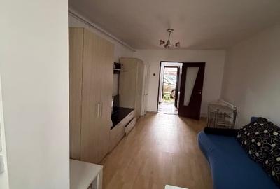 Garsonieră renovată, în complexul studențesc, centrală proprie - 1