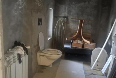 Casă cu 5 camere cu Teren 1300 Mp în Malu Mare - 2