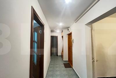 Vanzare apartament de 3 camere,et 3, decomandat zona Primaverii - 2