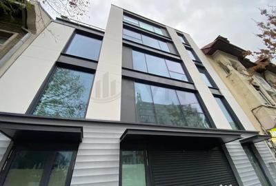 Casă cu 7 camere cu Teren 268 Mp în Dorobanți