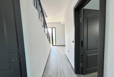 Duplex cu 4 camere cu Canalizare în Popas Păcurari - 8