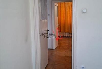 Apartament cu 3 camere semidecomandat în Gara de Nord - 1
