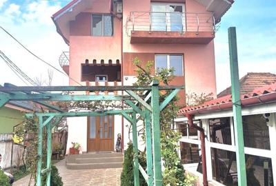 Casă cu 4 camere în Central - 3