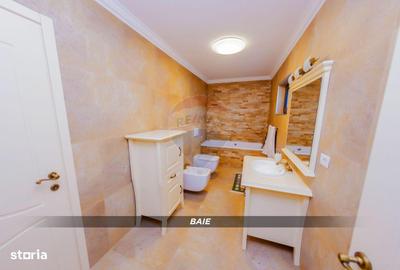 Casă cu 4 camere cu Piscina în Central - 3