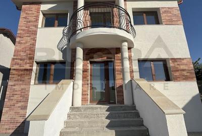 Casă individuală cu 4 camere cu Canalizare în Apahida