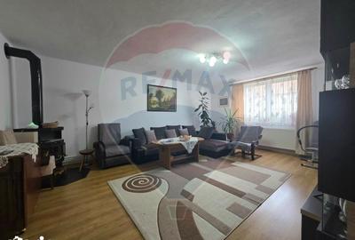 Casă cu 3 camere cu Teren 197 Mp în Central - 5