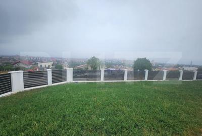 Casa individuala cu 6 camere,priveliste superba,600 mp teren,zona Piata - 4