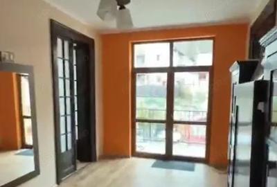 Casă cu 8 camere cu Teren 502 Mp în Central - 9