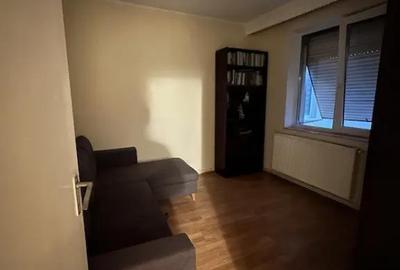 Apartament cu 3 camere decomandat, mobilat în Decebal