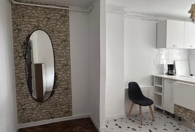 Garsonieră decomandată, mobilată în Complex Studențesc - 2