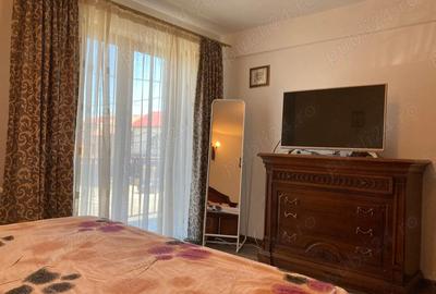 Casă în P-ța Unirii - 8