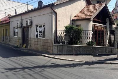 Spatiu comercial strada Clinicilor , intersectie cu strada Piezisa - 10