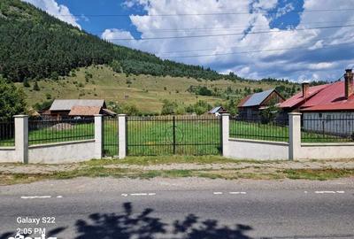 Teren de 2100 mp, în Central - 2