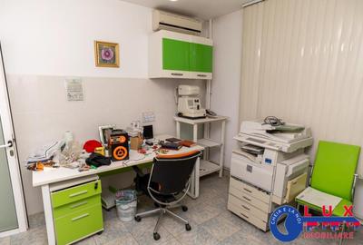 Spațiu comercial, de 60 mp, în Central - 9