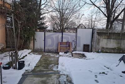 Casa Voluntari  - zona  Ardealului - Politie - caramida , de renovat / demolat , - 6