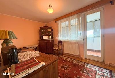 Apartament cu 3 camere decomandat în 1848 - 2