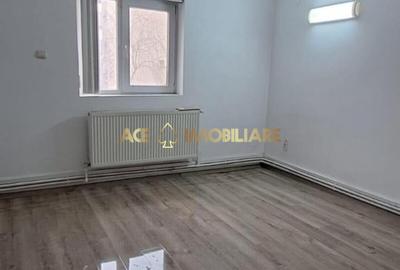 Casă individuală cu 9 camere cu Canalizare în Vitan - 3