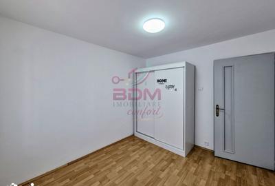 Apartament cu 3 camere decomandat în Micro 1 - 13
